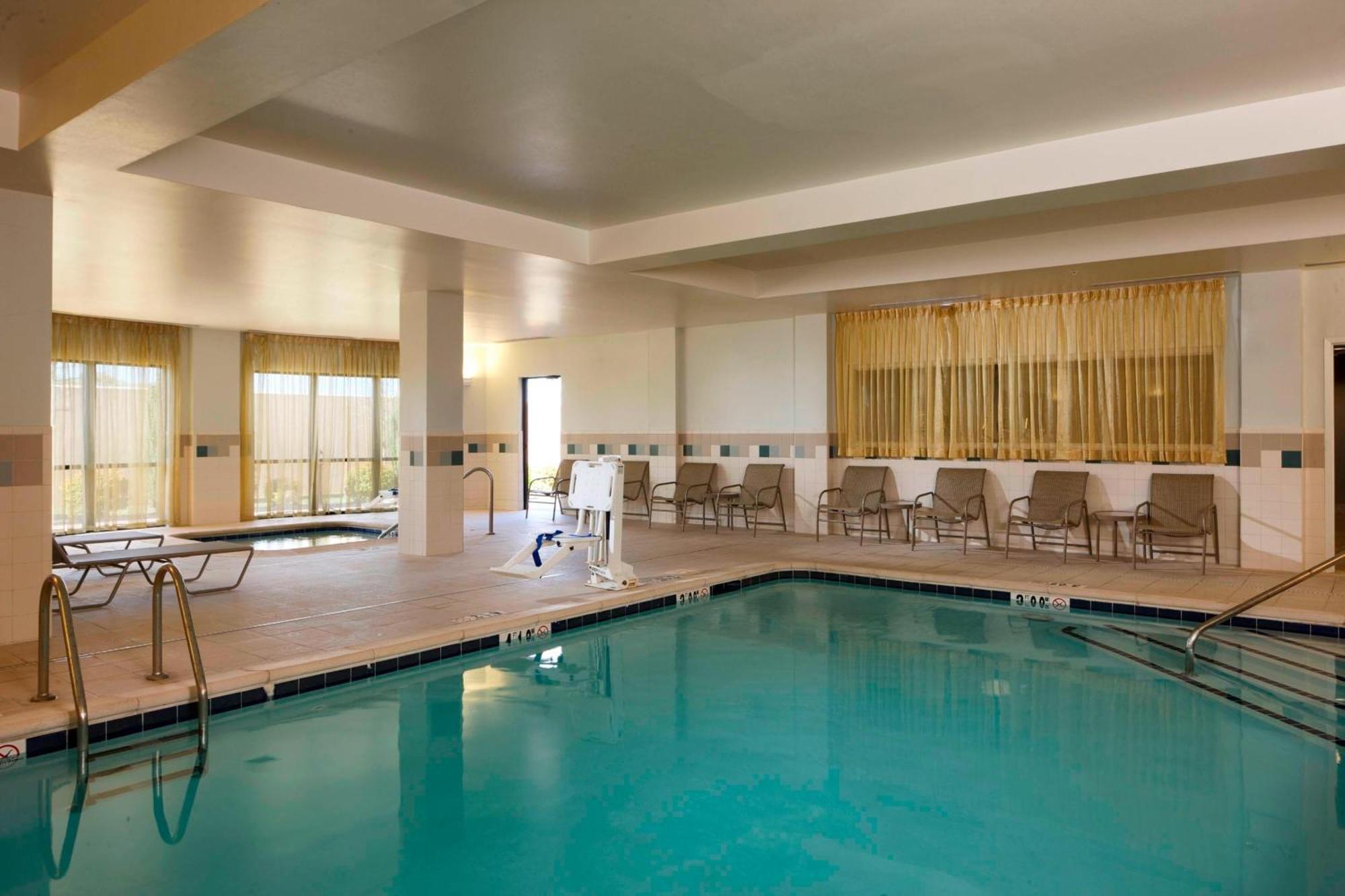 Courtyard By Marriott Jackson Hotel Exterior photo