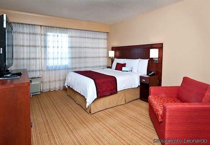 Courtyard By Marriott Jackson Hotel Exterior photo